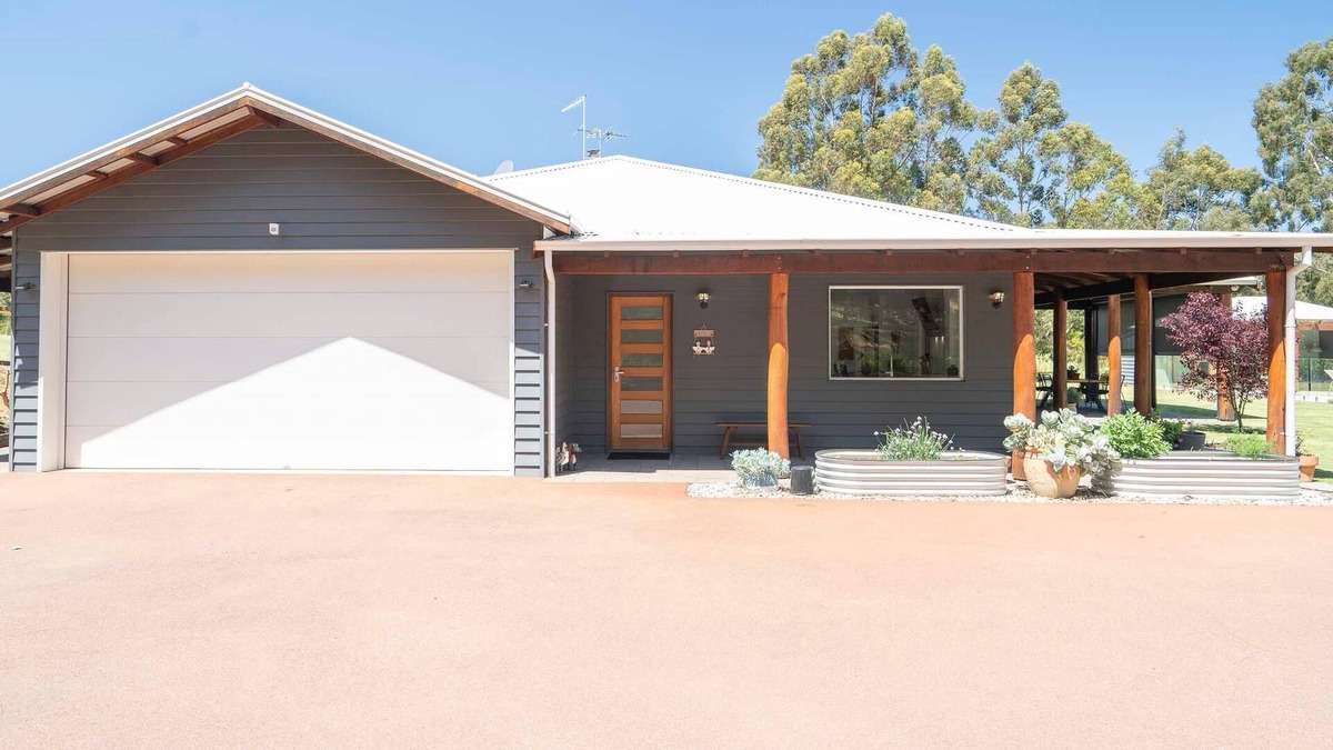 Shire Of Mundaring House | 1375 Perfect Rural Escape Family Fun