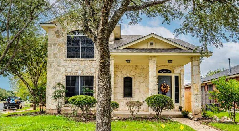 McNeil House | 139 m² House ∙ 4 bedrooms ∙ 11 guests
