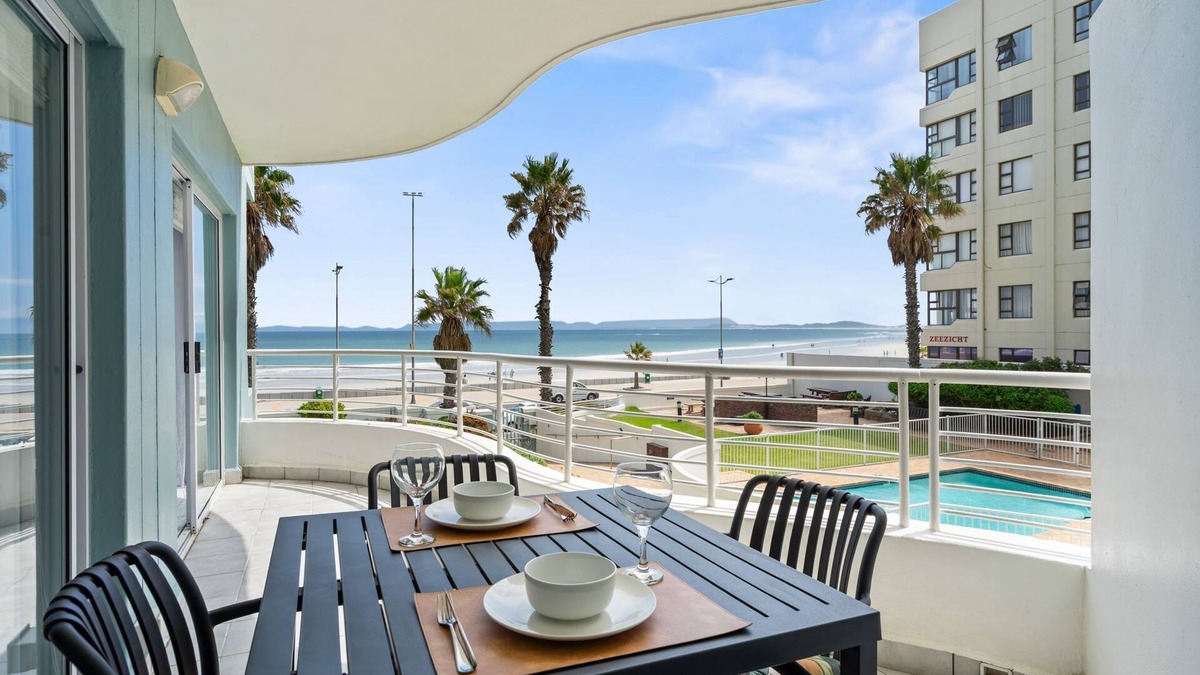 Strand Apartment | 14 Cap d'Azur - Three Bedroom Apartment, Sleeps 6