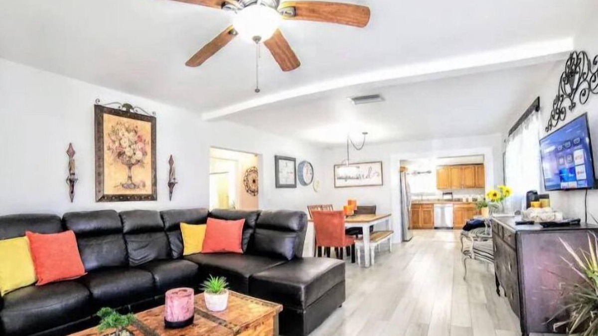 Carrollwood House | # 14 @Delightful Cabin Tampa Home by Joyful Moments