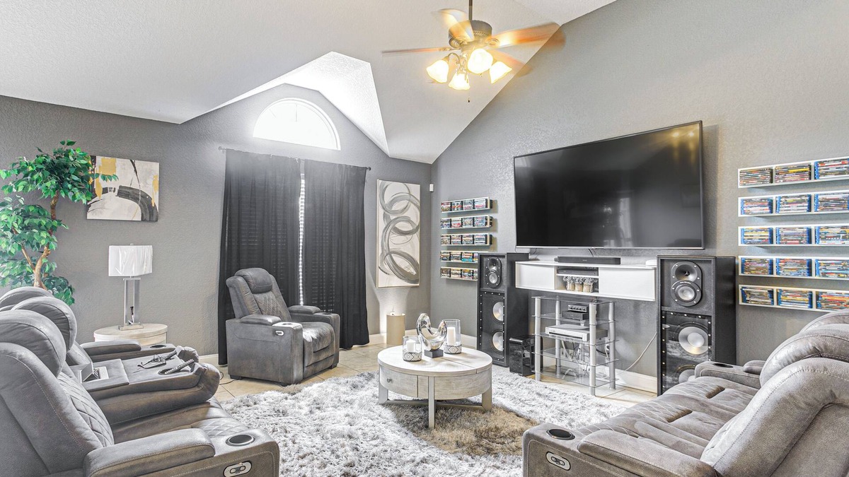 Brunswick House | 14 Mi to Jekyll Island: Luxe Brunswick Home