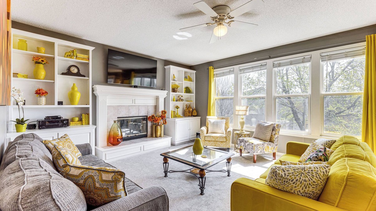 Liberty House | 14 Mi to Kansas City: Group Getaway in Liberty!