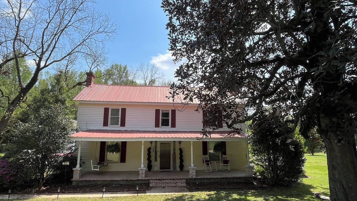 Jefferson Other | 14 Miles from Athens- 1890s Private Farmhouse Retreat on 15 Acres w/Barn & Pond