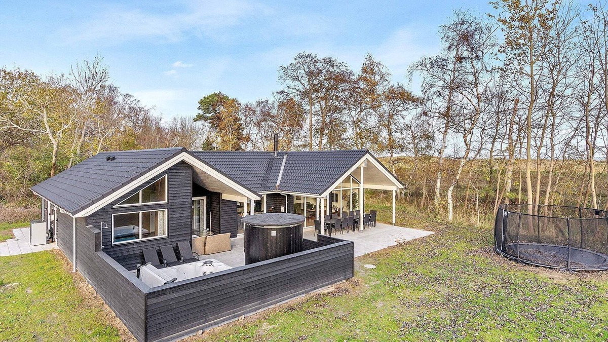 Bøtø By House | 14 person holiday home in Væggerløse