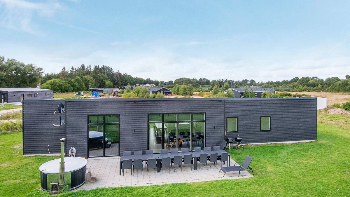 Fjellerup Strand House | 14 person holiday home in Glesborg