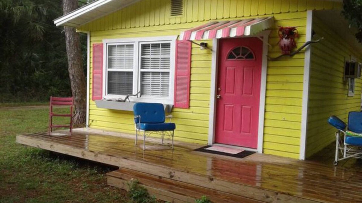 Yankeetown Cabin | 14) Pink Owl Cottage