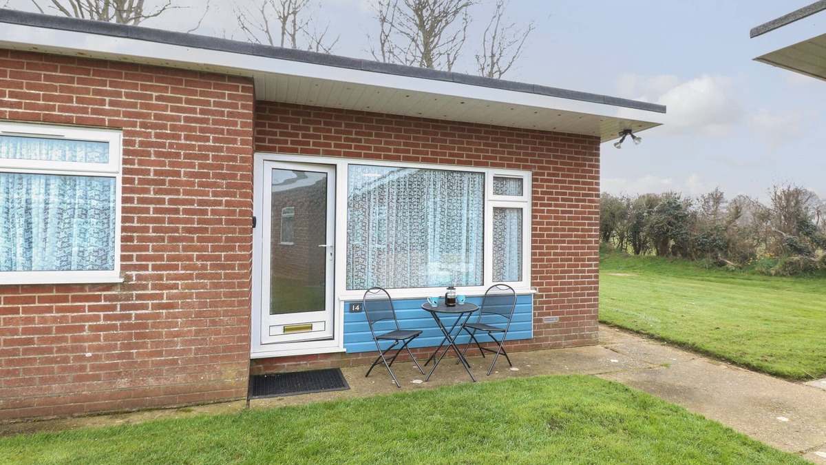 Mundesley Cottage | 14 SIESTA MAR, pet friendly, with a garden in Mundesley