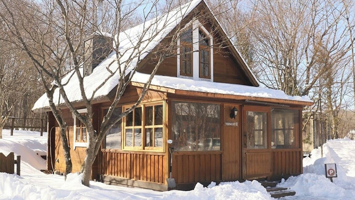 Kita Karuizawa RV Rental | 14 Vermont Cottage/Agatsuma County Gunma