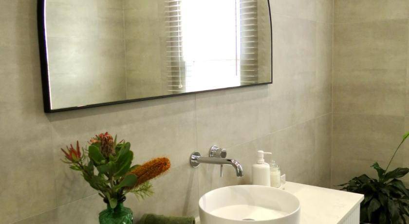 South Launceston House | 140 m² House ∙ 2 bedrooms ∙ 4 guests