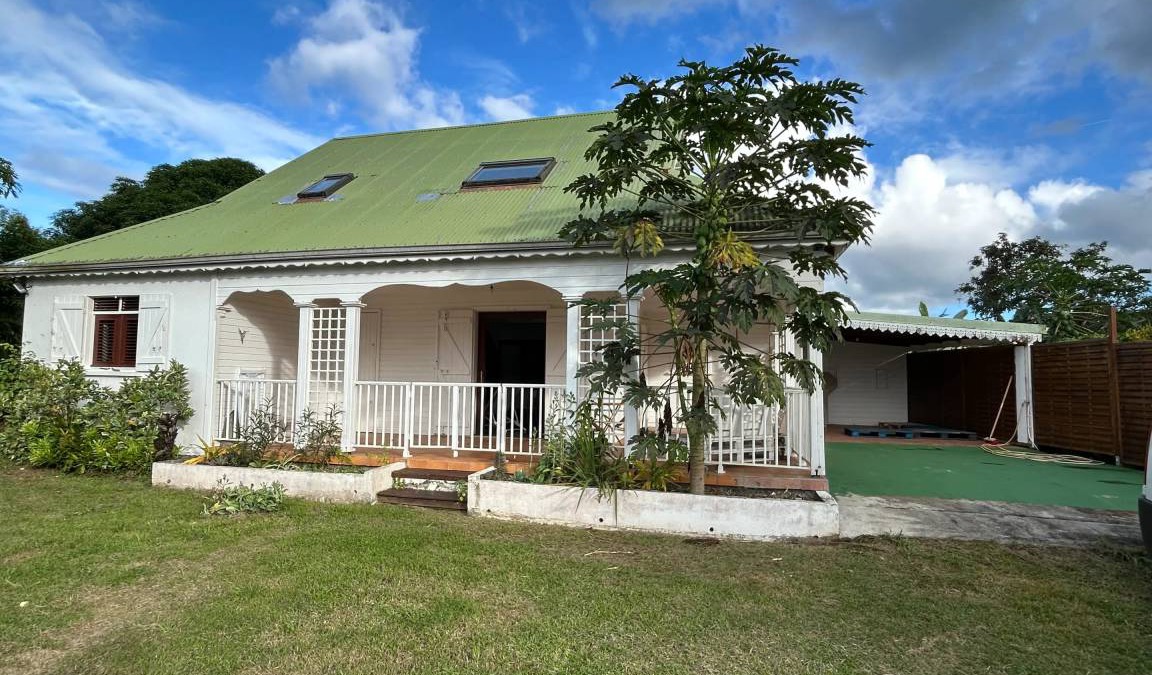 Lamentin House | 140 m² House ∙ 2 bedrooms ∙ 6 guests