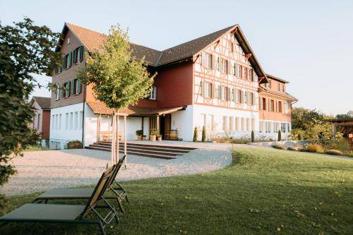 Pfaffikon District Cabin | 140 m² Lodge ∙ 3 bedrooms ∙ 6 guests
