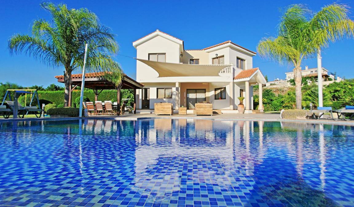 Pano Arodhes Villa | 140 m² Villa ∙ 4 bedrooms ∙ 8 guests