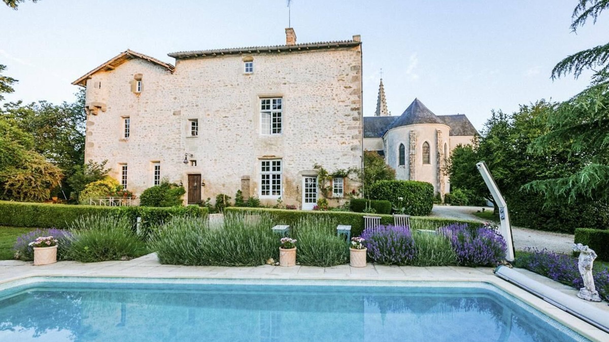 Pressigny House | 14th Century Dog Friendly Priory and Mediaeval Tower