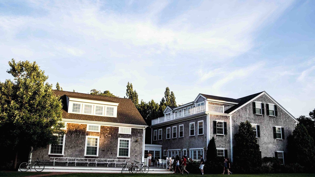 Edgartown House | 15 bedroom home walking distance to Edgartown