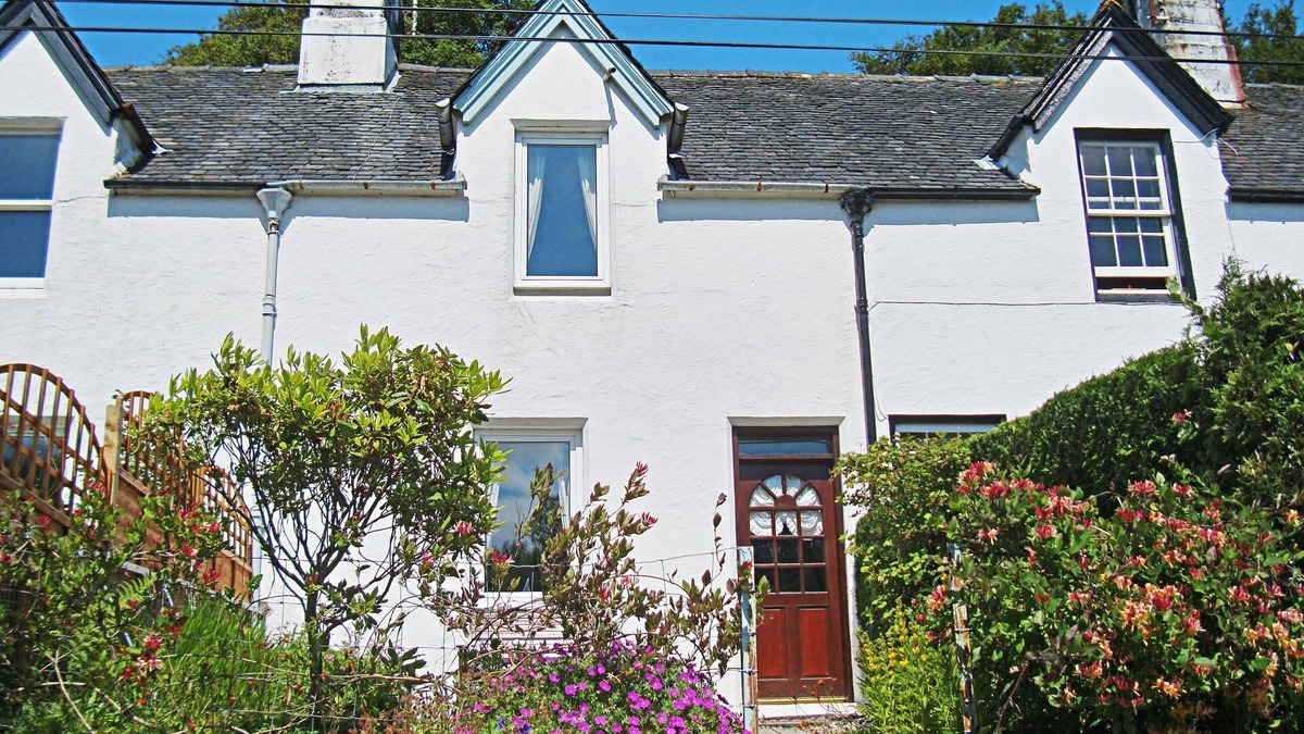 Cairnbaan Cottage | 15 Cairnbaan Cottage