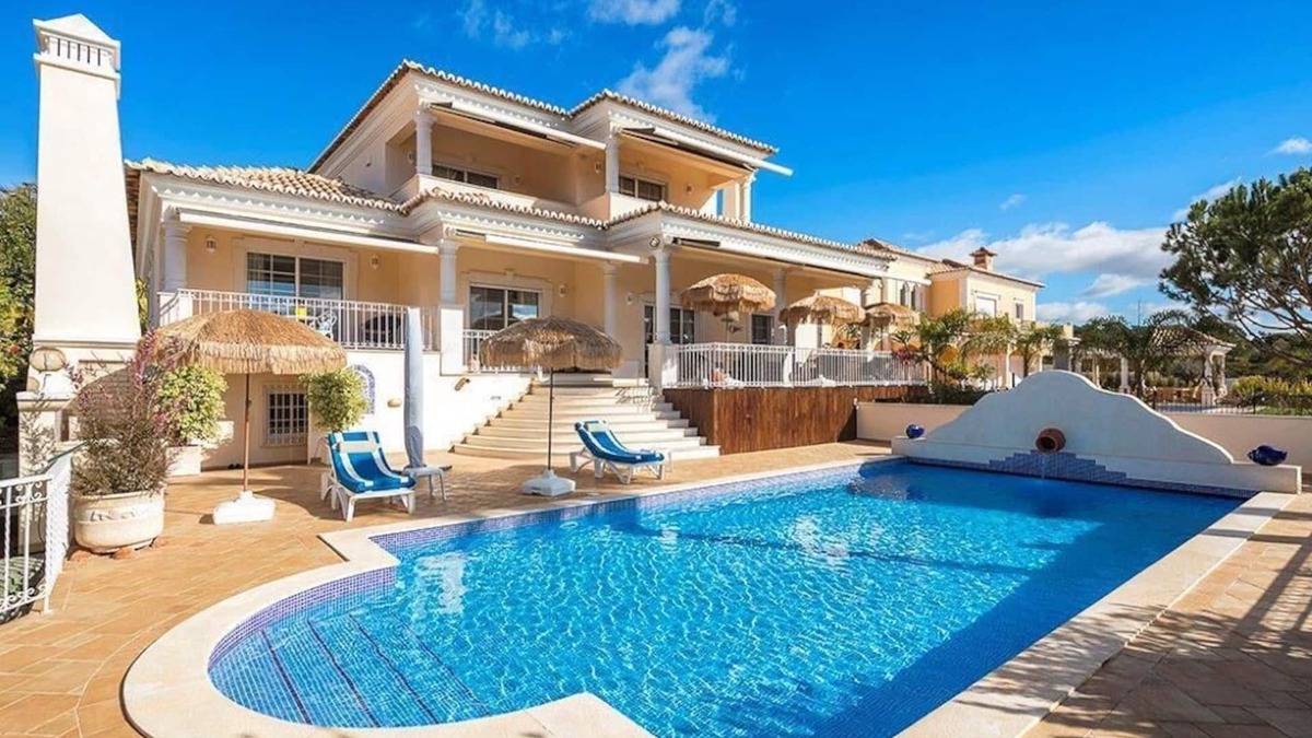 Almancil Villa | 15% discount July dates! 4 bed Villa with pool in Varandas do Lago