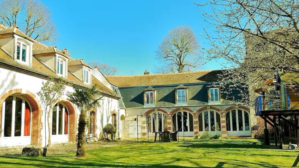 Bailleau-l'Eveque House | 15' from CHARTRES (28) : Historic property, calm and jacuzzi.