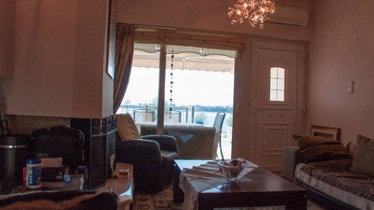 Nea Anchialos House | 15 meters by the sea.