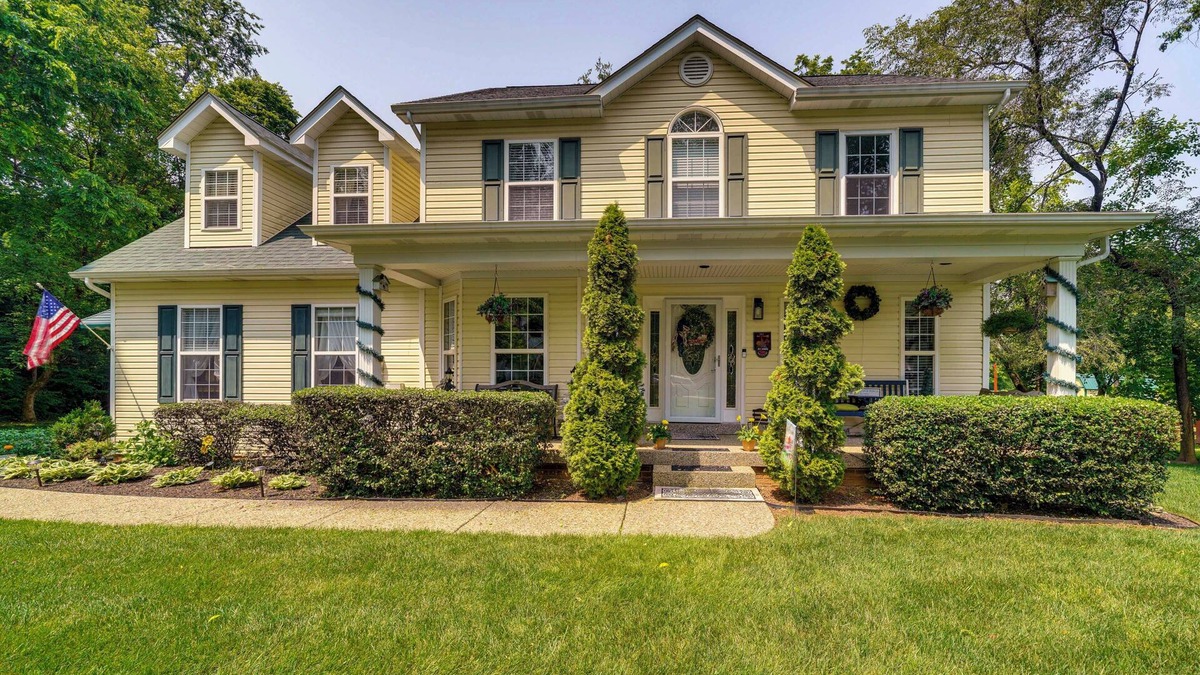 Jeffersontown House | 15 Mi to Louisville: Family Home w/Private Yard!