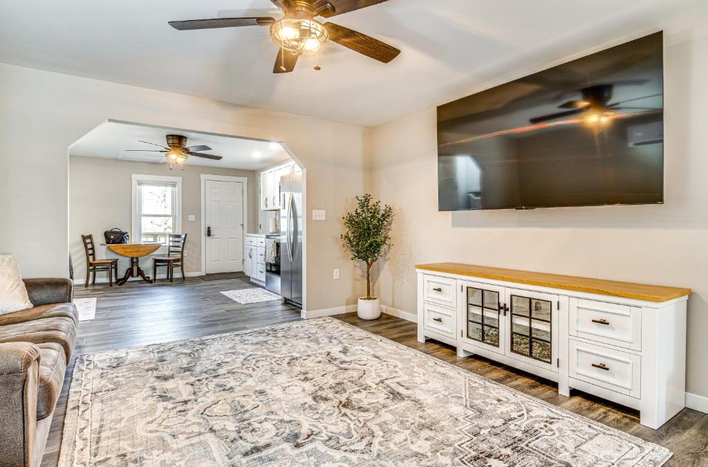 Hagerstown Apartment | 15 Mi to Summit Lake State Park Updated Apt!