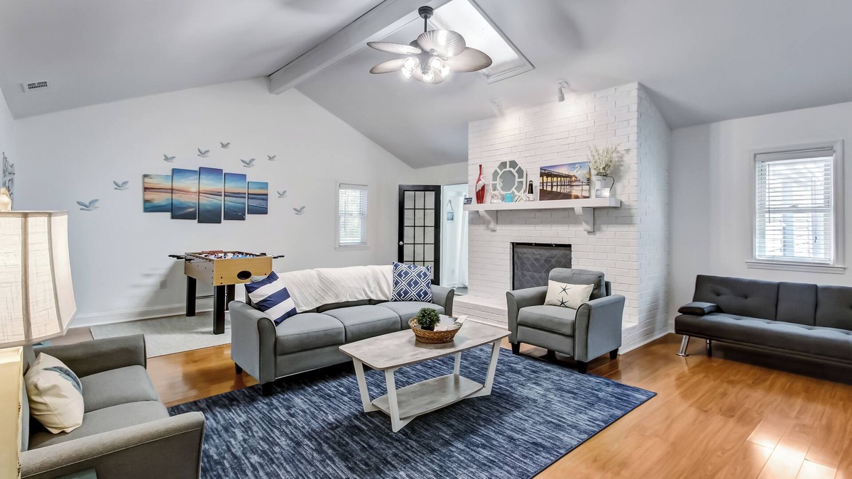 Savannah House | 15 Mins to Tybee&Downtown! Fenced Yard & Firepit
