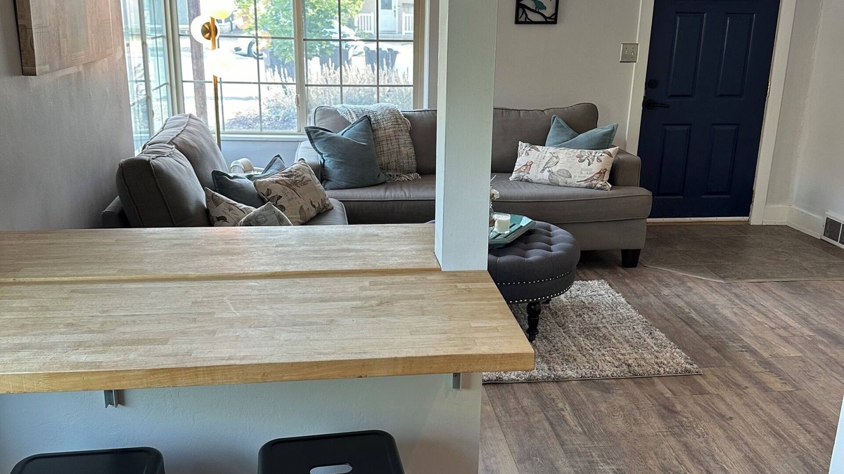 Joaquin House | 15 Minute walk to BYU! Updated 2 Bed 1 Bath home with all you need.