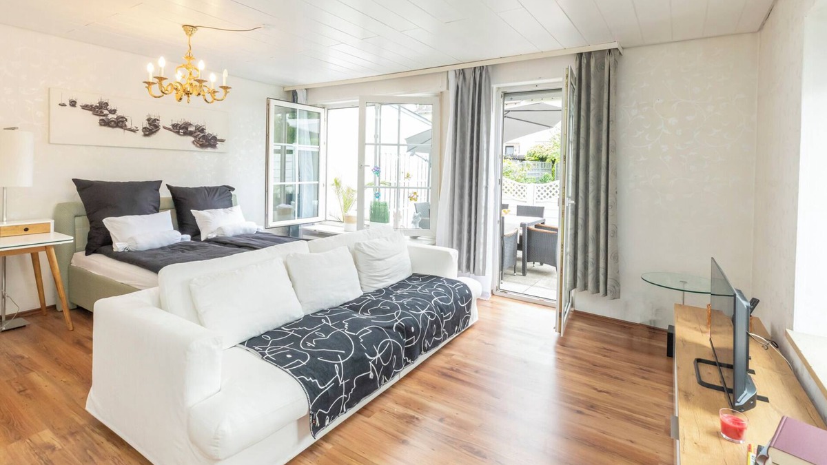 Dreieich House | 15 Minuten vom Frankfurt Station Entfernt. Geräumiges Haus mit 4 Schlafzimmer