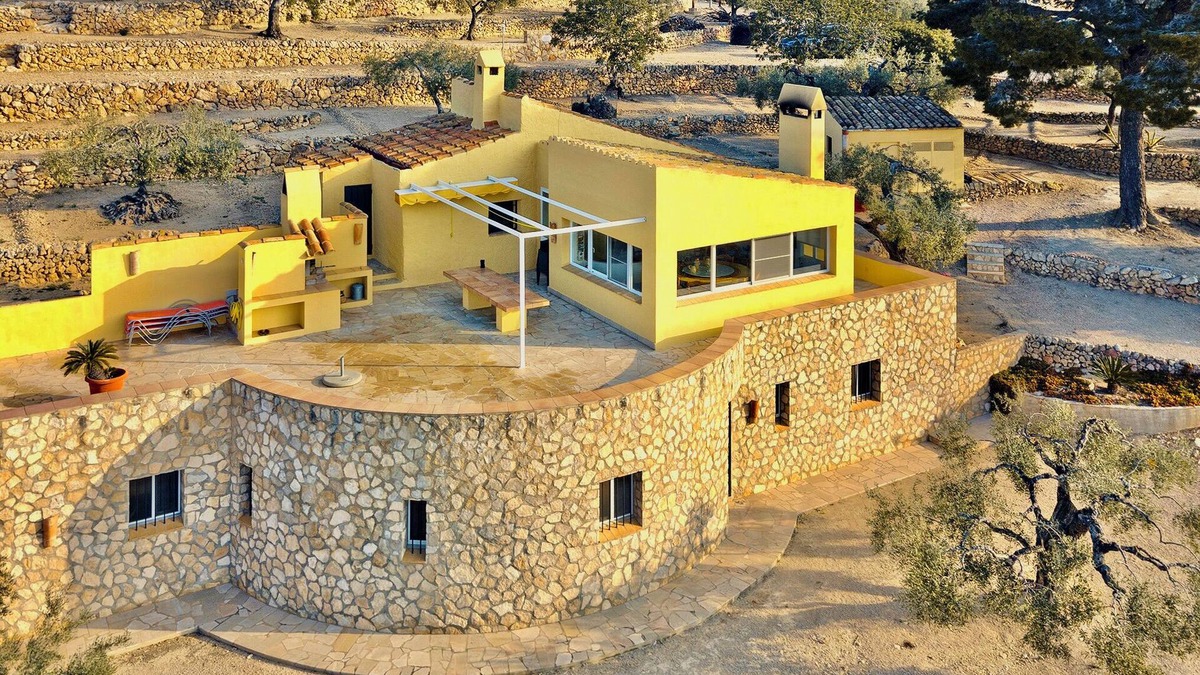 Tortosa House | 15 minutes to the sea, your vacation paradise in the middle of an olive grove!