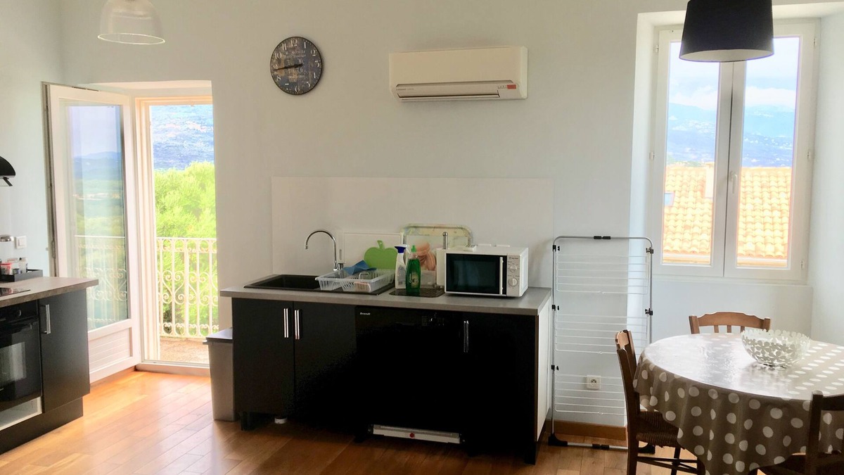Sotta Apartment | 15 mn from beaches (Figari, Santa Giulia) 55 m2 Air-conditioned, bright