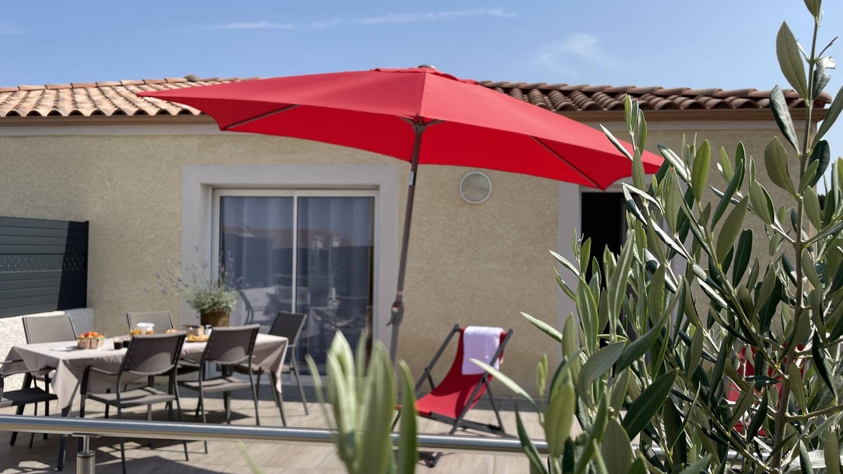 Neffies House | 15 mn Pézenas, comfortable 4* house with sunny terrace and private parking.