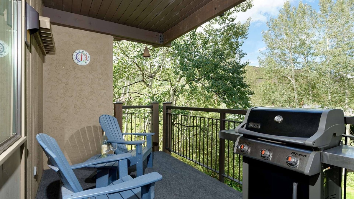 Snowmass Village Condo | 15% Off for Fall Savings! Stay 3 Nights Now thru Nov 19