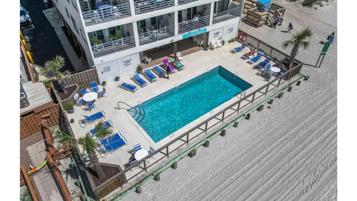 Garden City Condo | *15% Off New Bookings for Stays through 2025*