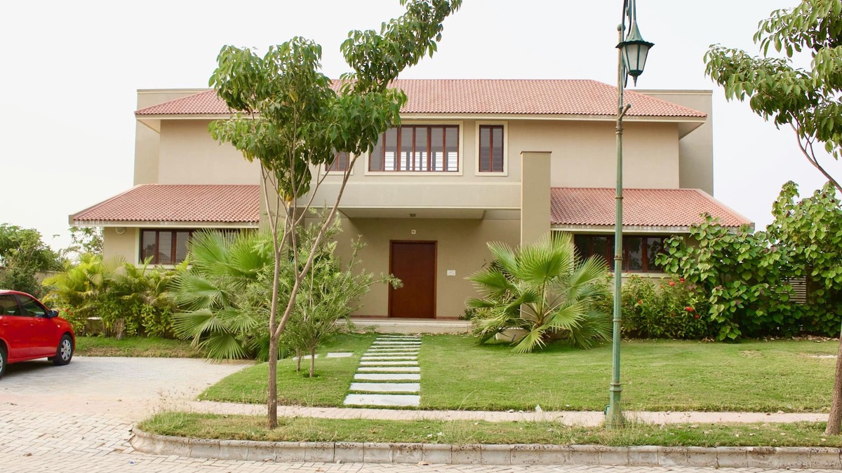 Sanand Villa | 150 Kalhaar Blues Greens- Golfers retreat.