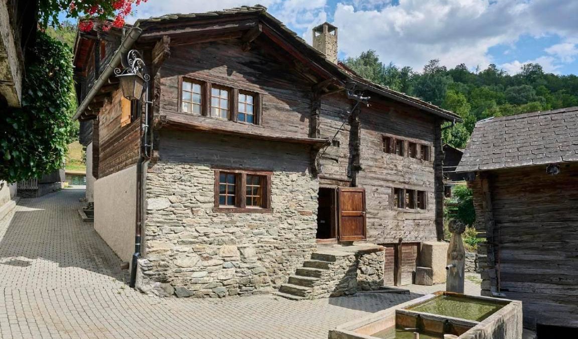 Visperterminen House | 150 m² House ∙ 2 bedrooms ∙ 4 guests