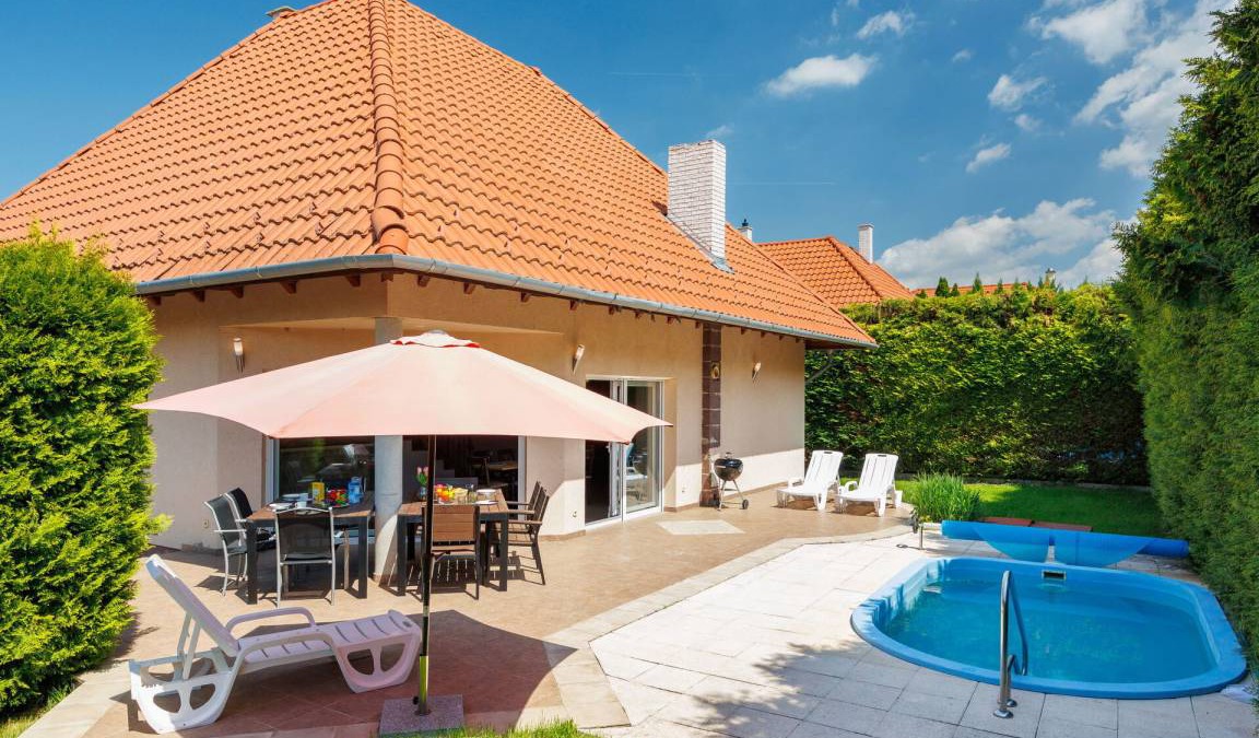 Siofok-Szabadifurdo Villa | 150 m² Villa ∙ 4 bedrooms ∙ 8 guests