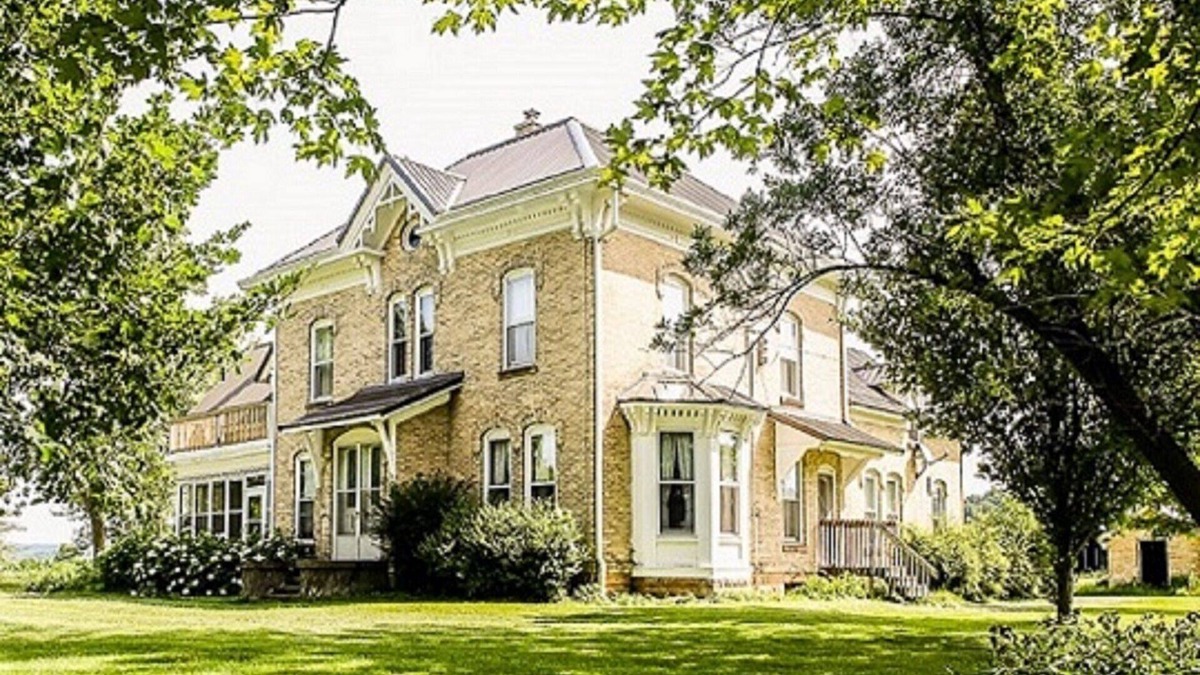 Lone Rock House | 150 Year Old Home Situated in the Picturesque Rolling Hills of Southwest WI
