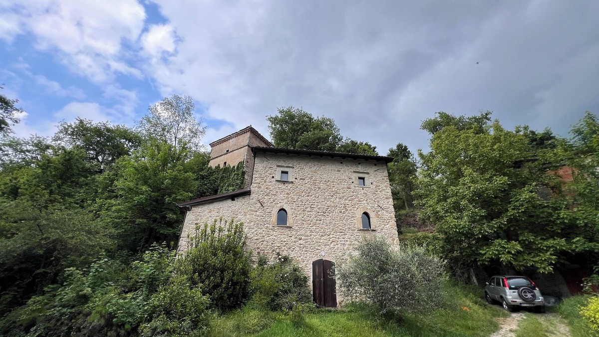 Monteombraro Other | 1500 Fortified house in Borgo Fontanini
