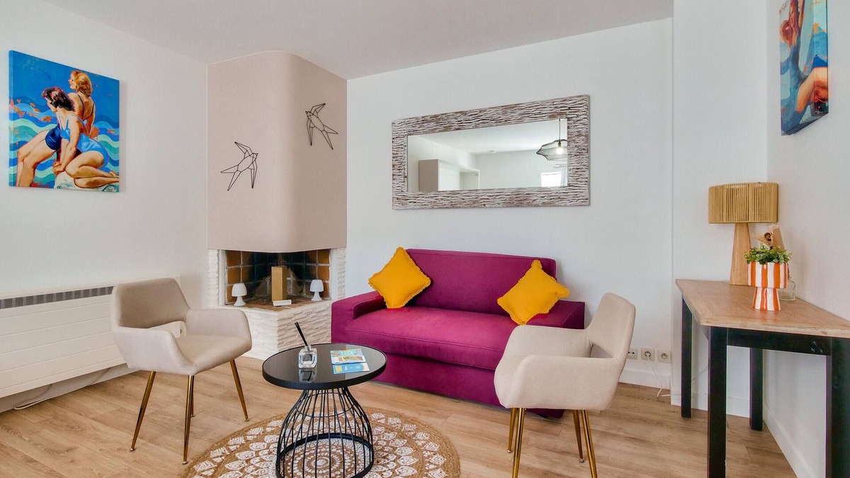 Saint-Martin-de-Re Apartment | 150m from St Martin de Ré harbour, studio for 2