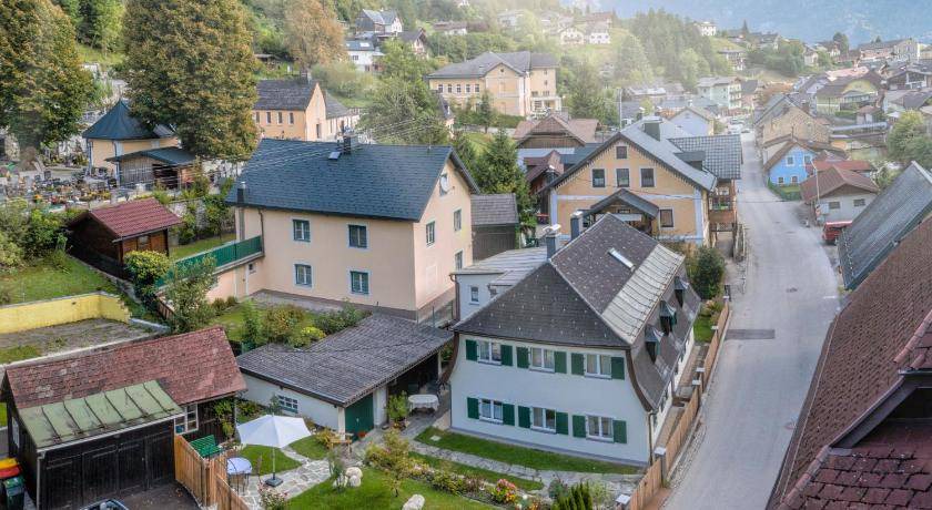 Ebensee Apartment | 155 m² Apartment ∙ 4 bedrooms ∙ 12 guests