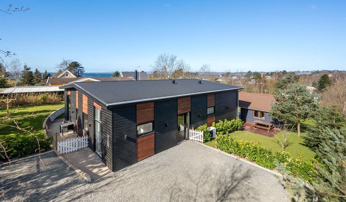 Vibæk Strand House | 158 m² House ∙ 5 bedrooms ∙ 10 guests