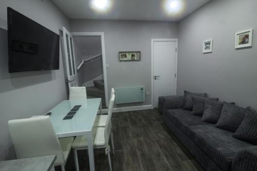 Newark Apartment | 159 Smart Apartments