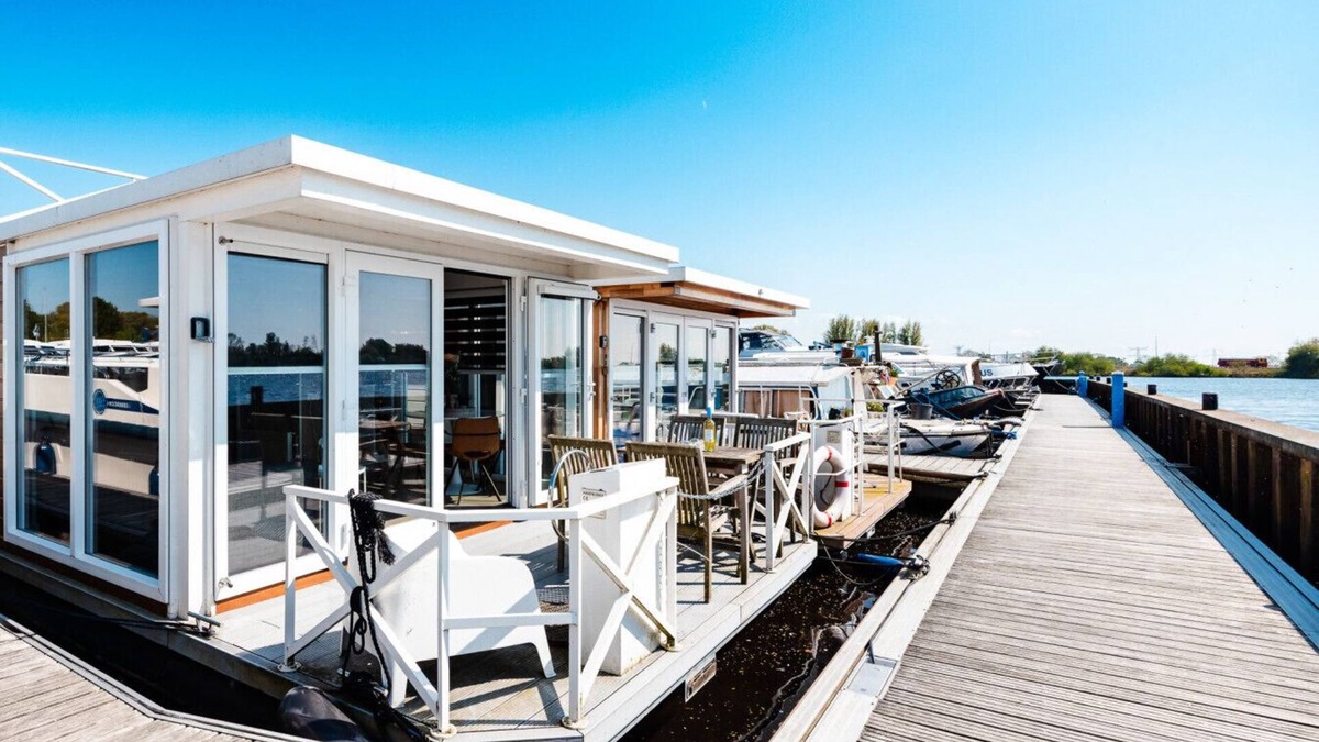 Groenlandsekade Boat Rental | 15mins to AMS | Rooftop Terrace | Free parking | Self check-in