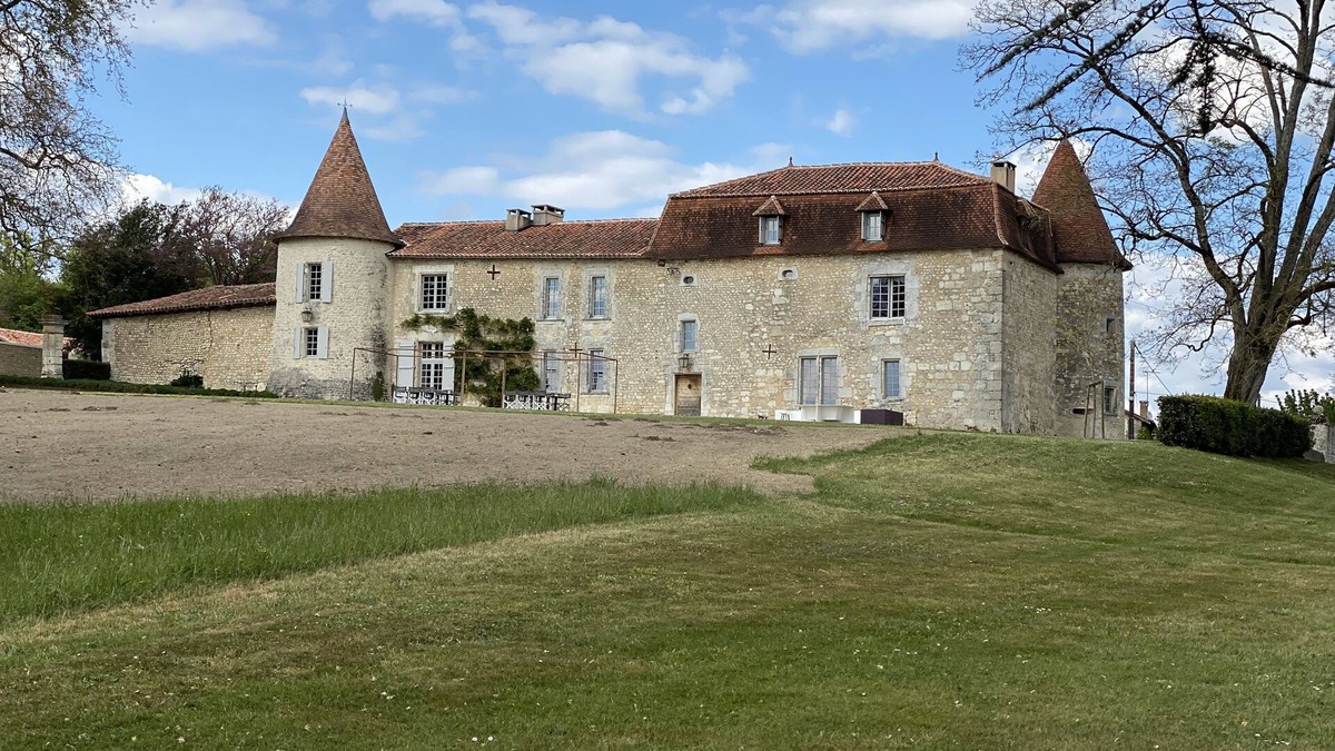 Sud Charente Other | 15th century French castle within 260 acre estate