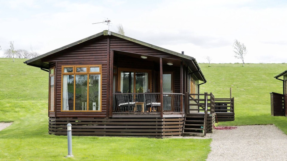Tunstall Cottage | 16 BADGERS RETREAT, pet friendly, with hot tub in Richmond
