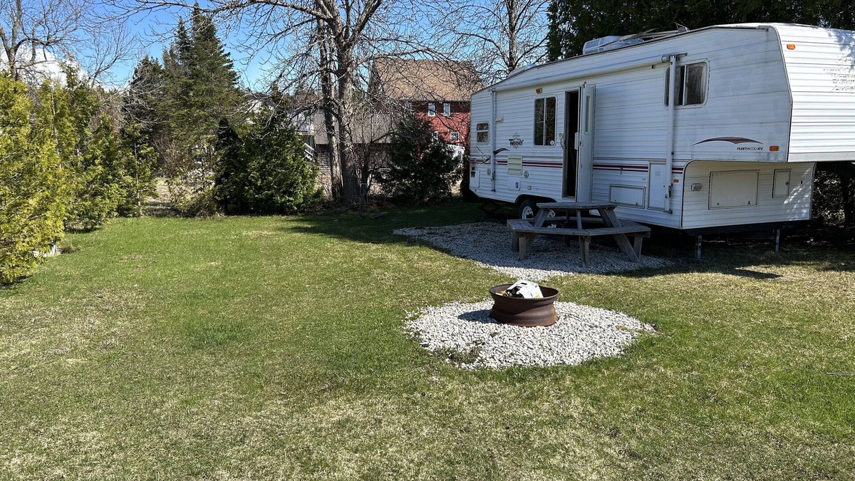 Stokes Bay House | #16 Comfy Camping with a waterview