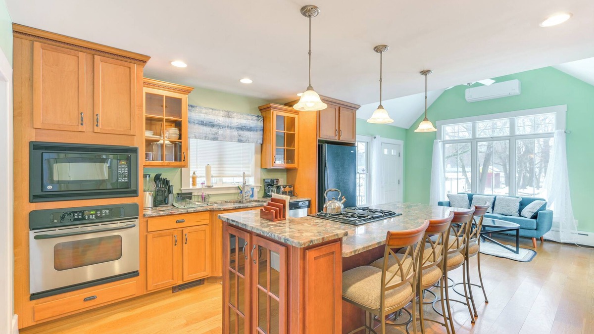 South Weymouth House | 16 Mi to Boston: Home w/Deck in Weymouth