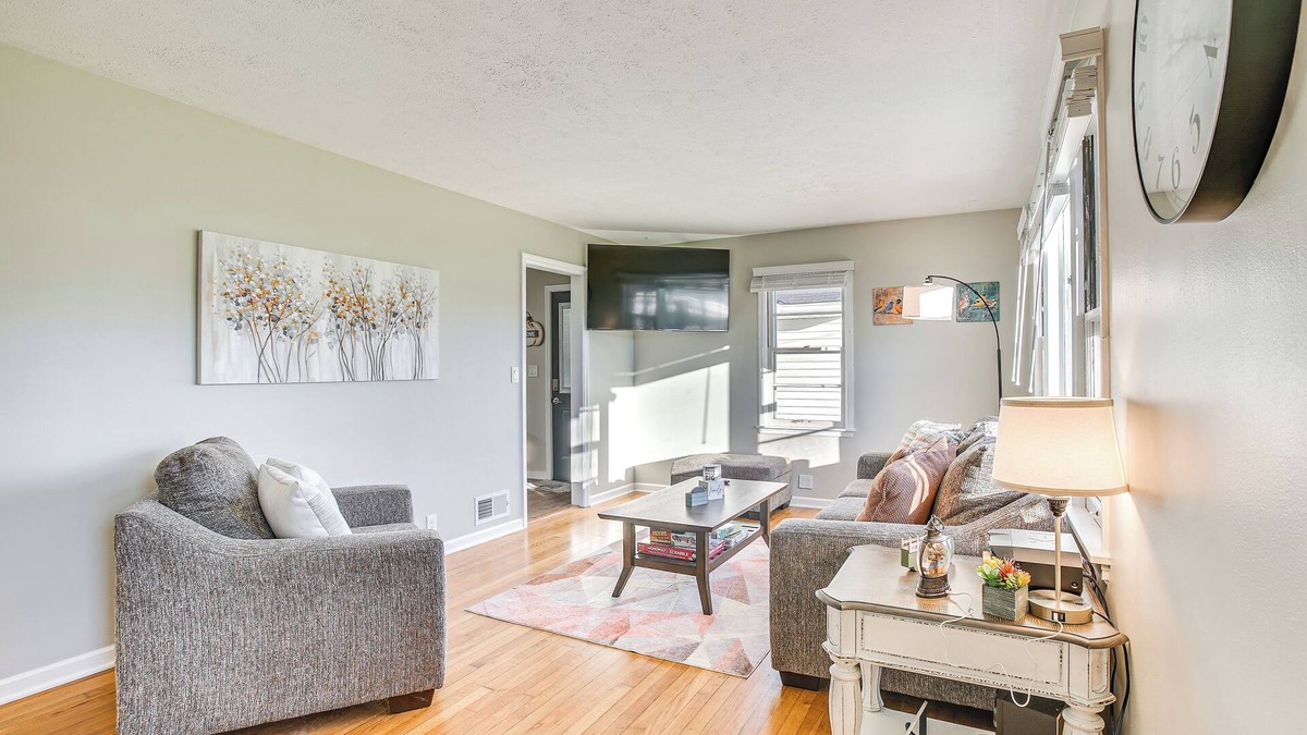 Newark House | 16 Mi to Buckeye Lake: Family-Friendly Newark Home