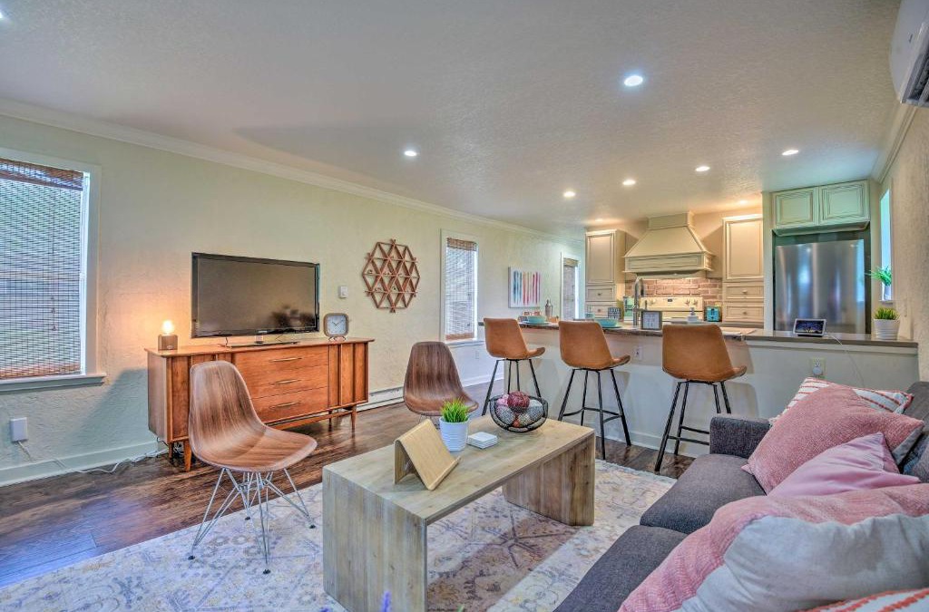 Winter Garden House | 16 Mi to Disney Cottage with Deck in Winter Garden