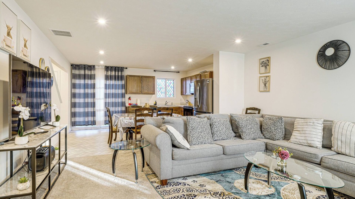 Shepherdsville House | 16 Mi to Louisville: Pet-Friendly Getaway!