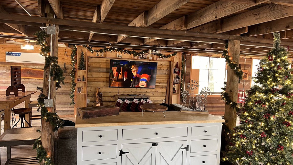 West Siloam Springs Cabin | 16 person Bunkhouse